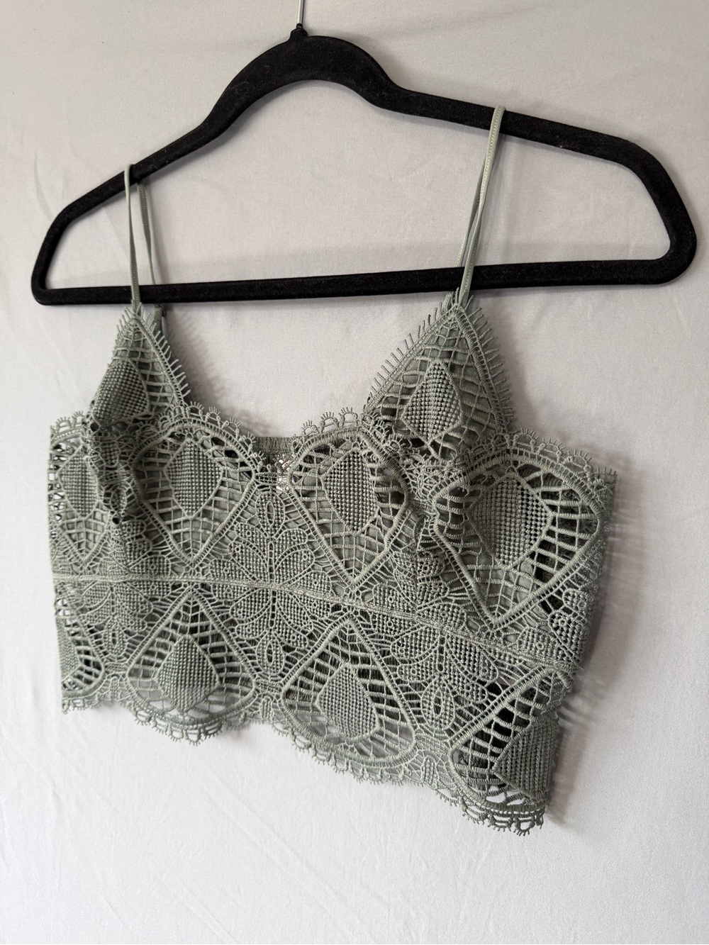 Wishlist Womens Boho Lace Crochet Cropped Cami Top Size L Sage Green Festival - Picture 3 of 8